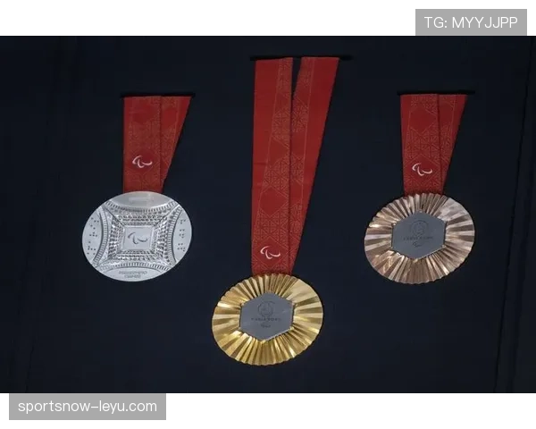 奥运泳坛女将西蒙妮·曼努埃尔：七枚奖牌见证速度与突破