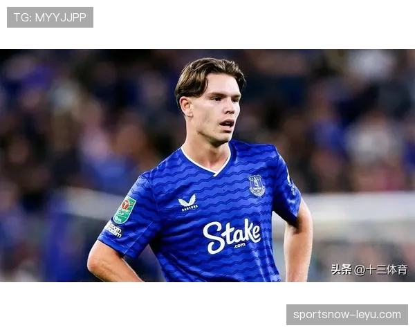 罗宾逊英超首秀稳健发挥，助球队斩获关键胜利