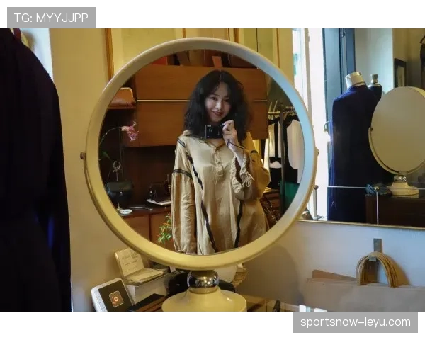 崔家溪训练完直接去奢侈品店扫货，这反差谁懂啊